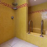 Alfred فندق كارلوفي فاري