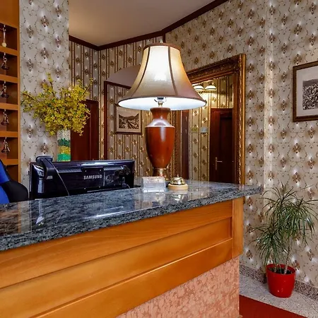 阿尔弗雷德酒店 酒店