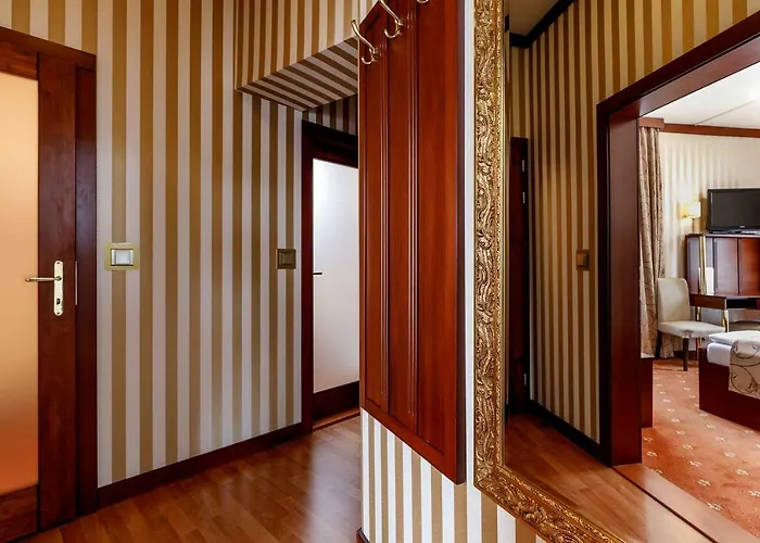Alfred Hotell 3*